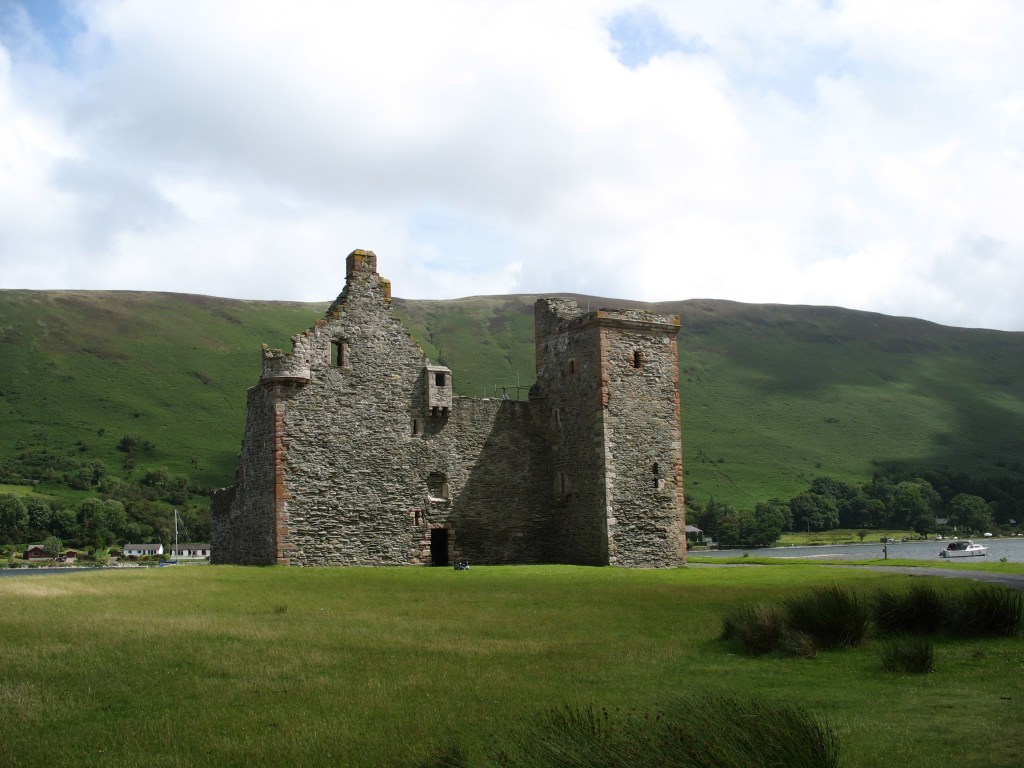 Lochranza Castle ruins