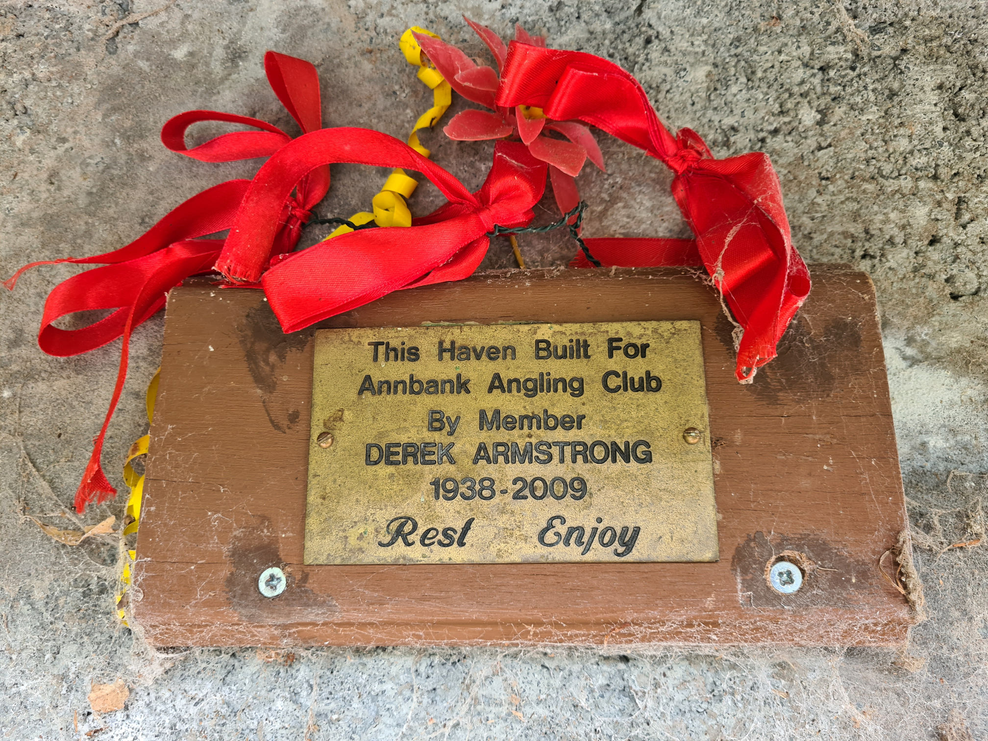 Dedication plaque to Annbank Angling Club